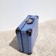 Petite valise rétro bleue