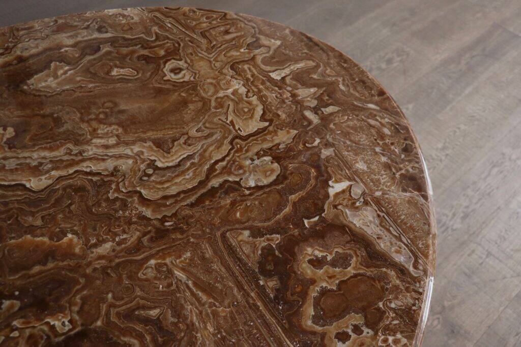 Oval onyx marble dining table by Angelo Mangiarotti, Italy, 1970s