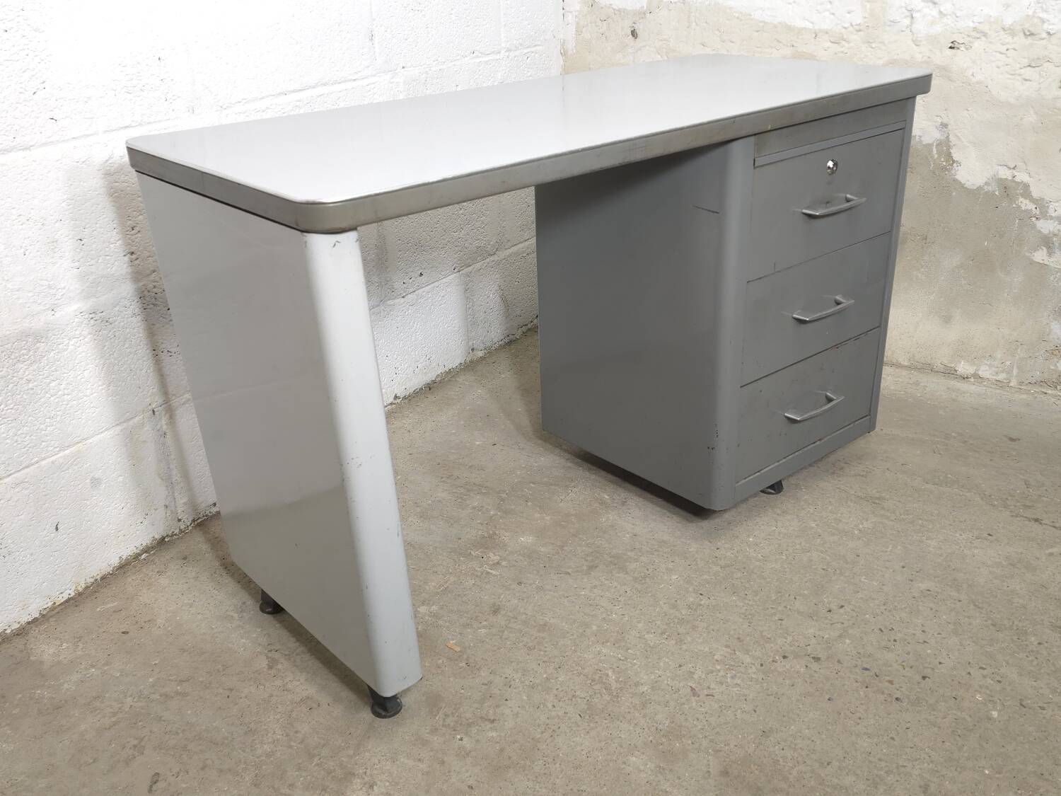 Small Ronéo desk 1970