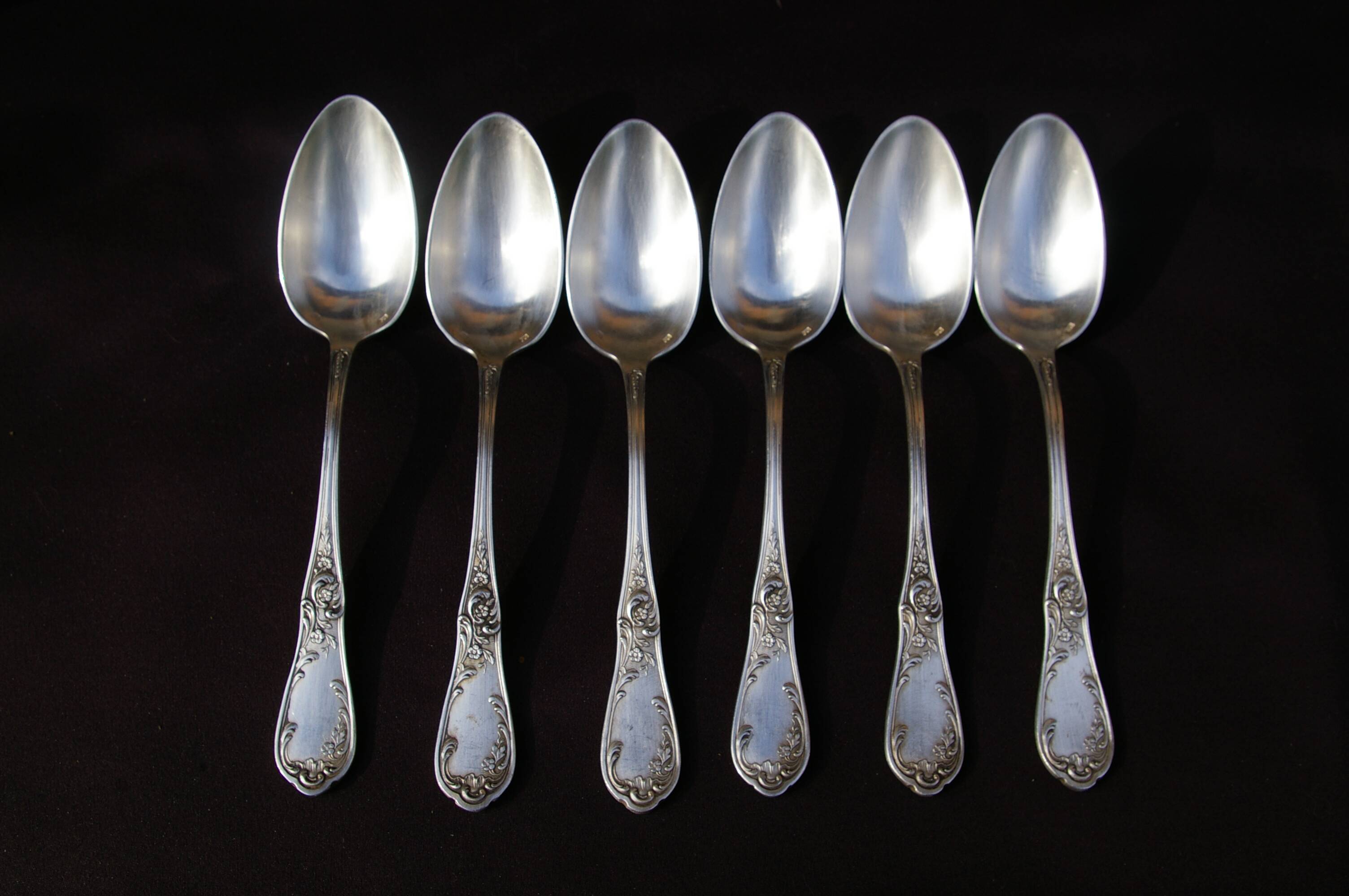 Housewife 6 people style Rocaille in silver metal