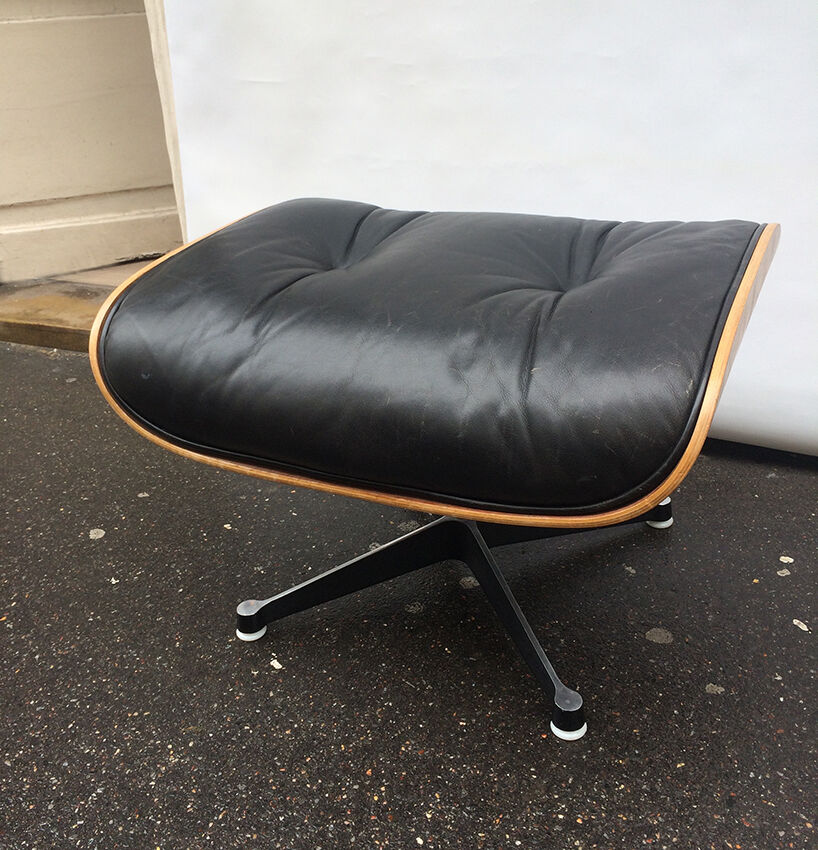 Eames lounge chair and his for Mobilier International