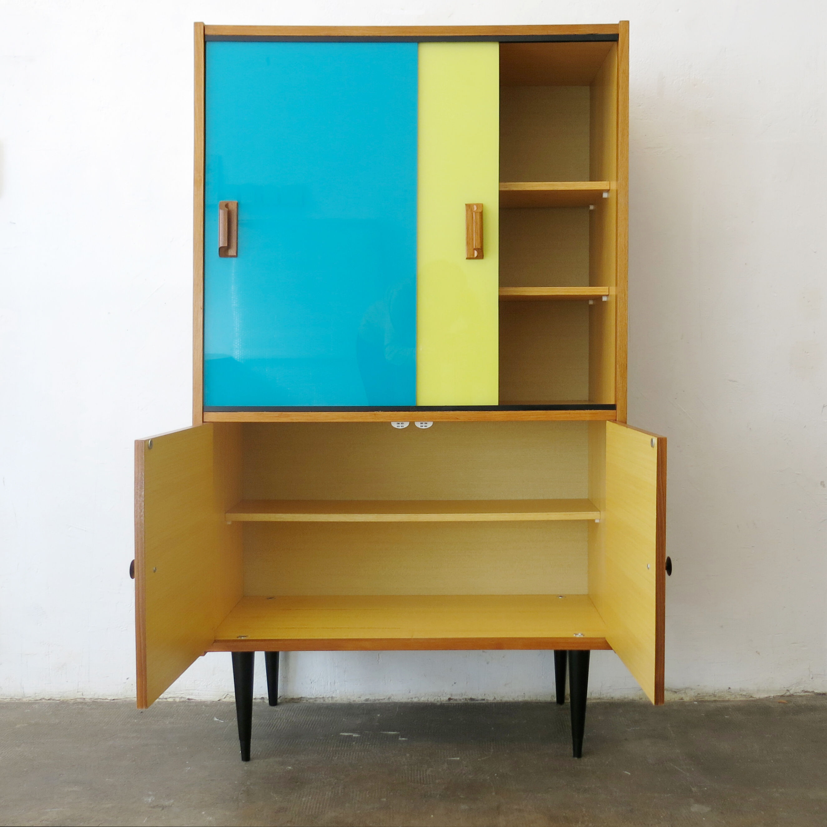 Bookcase of the 1960s