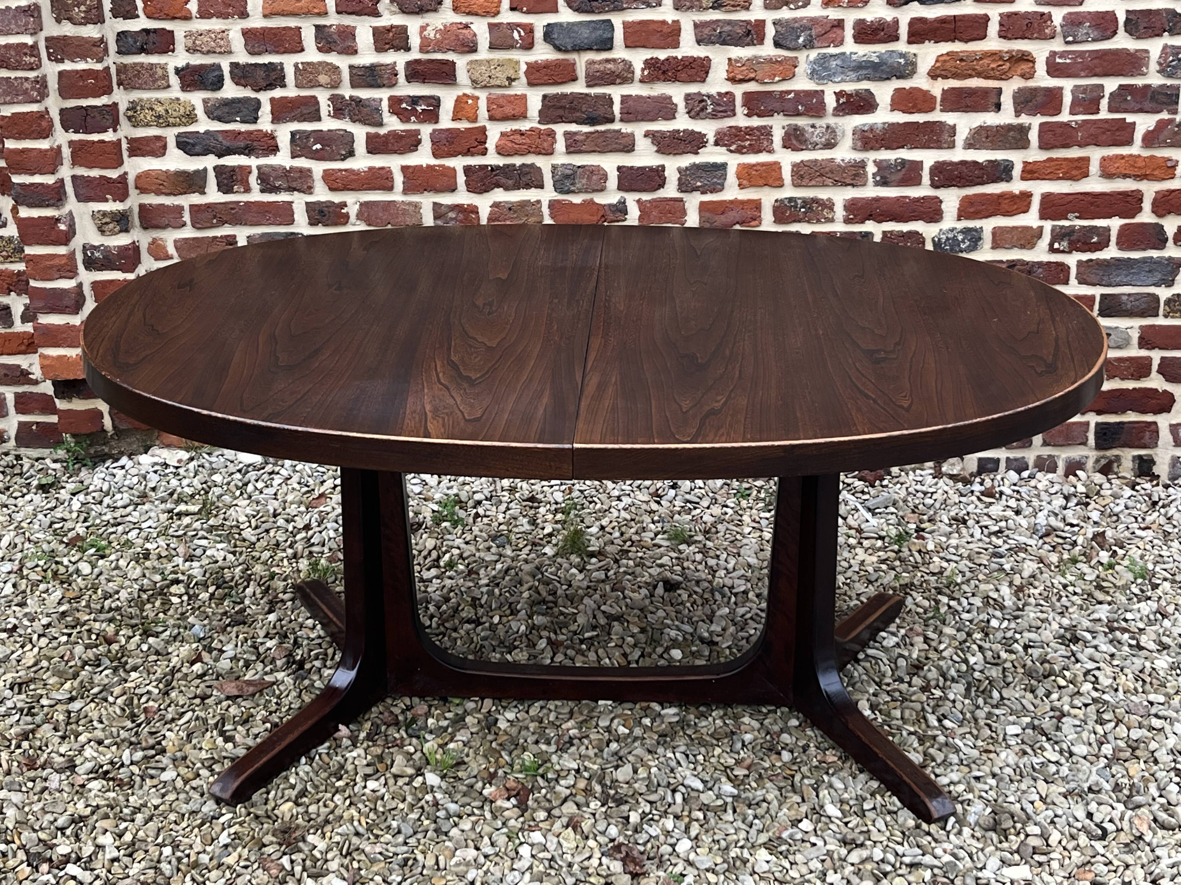 Baumann design oval dining table