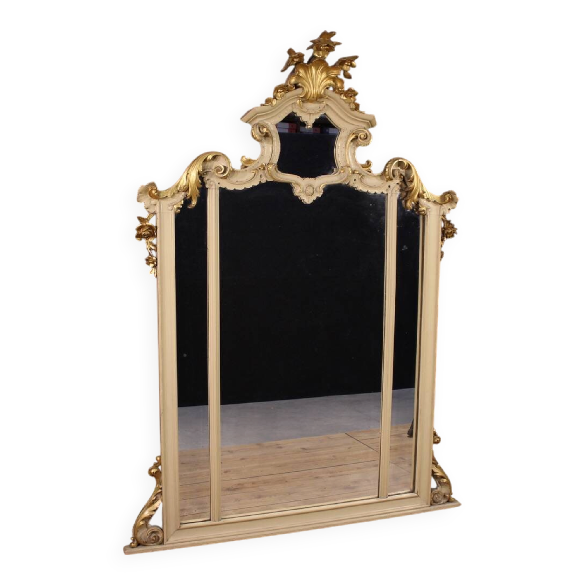 Great lacquered and gilded Louis XV style mirror from the 20th century