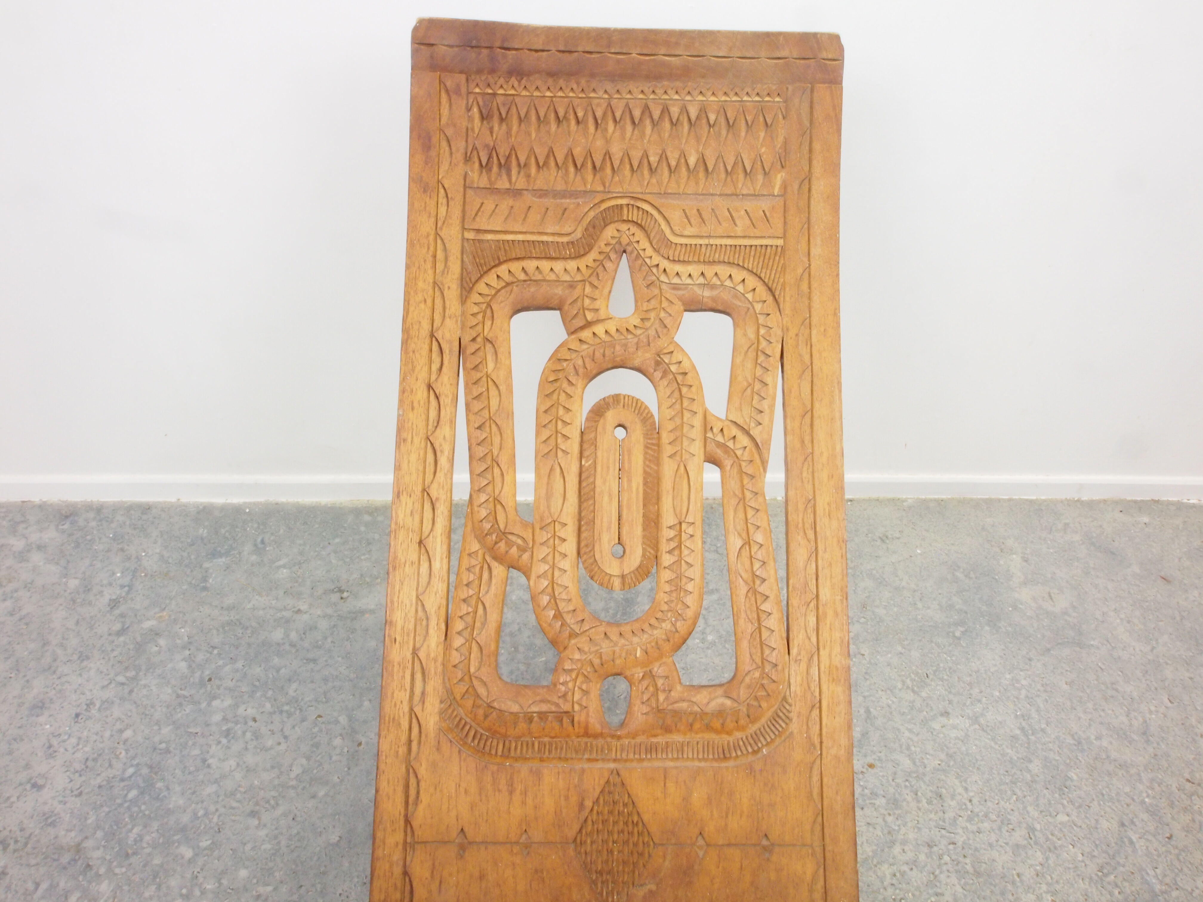 Chaise longue ethnique de coupe à la main