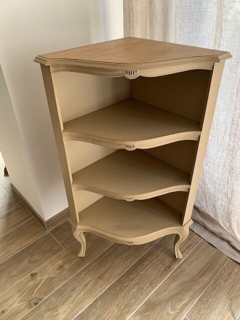 Corner cabinet - notch