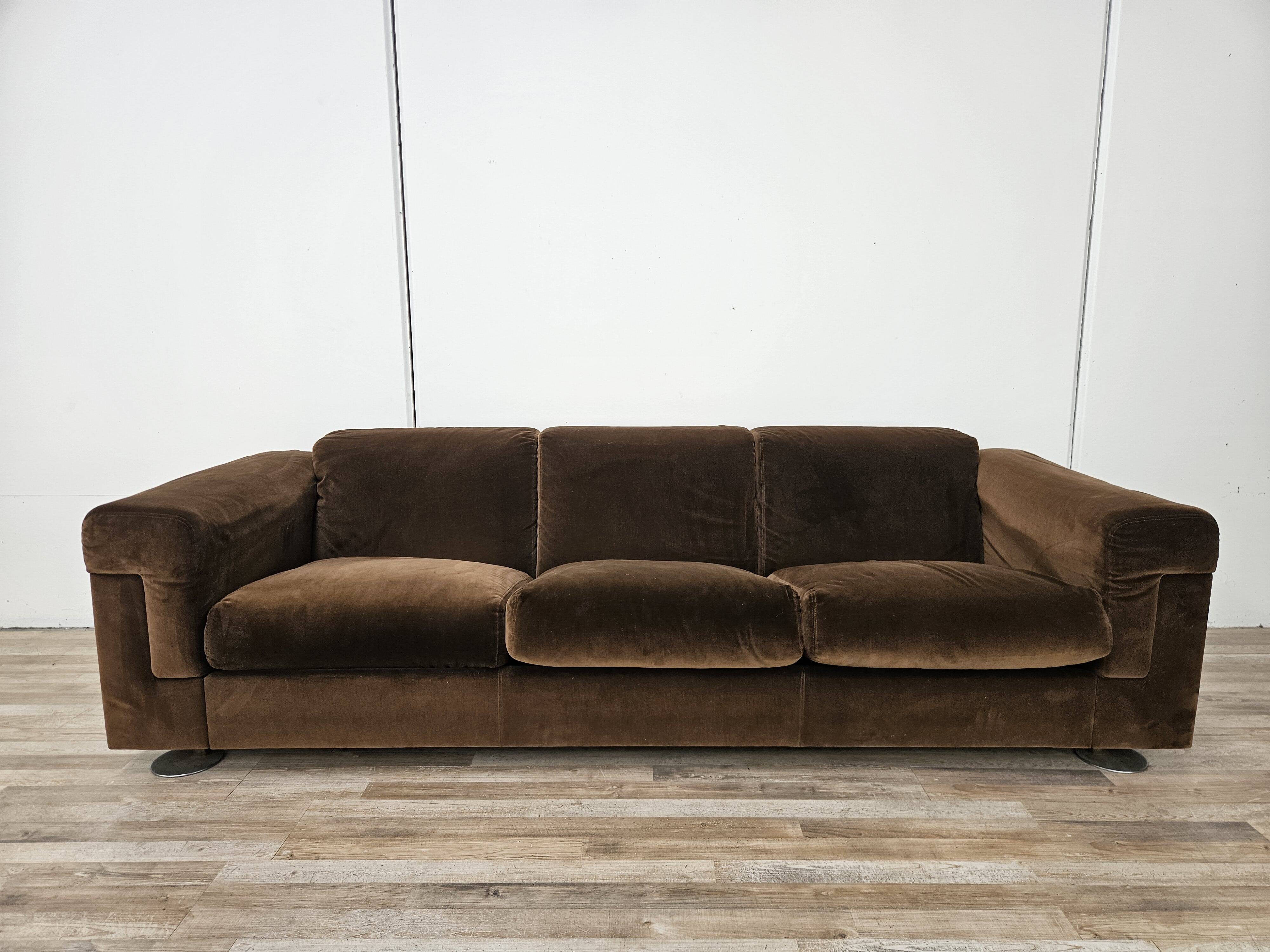 Tecno D120 three-seater sofa by Valeria Borsani and Alfredo Bonetti, 1966