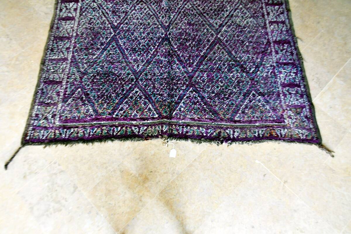 Moroccan Berber rug Beni Mguild vintage 280 x 200 cm
