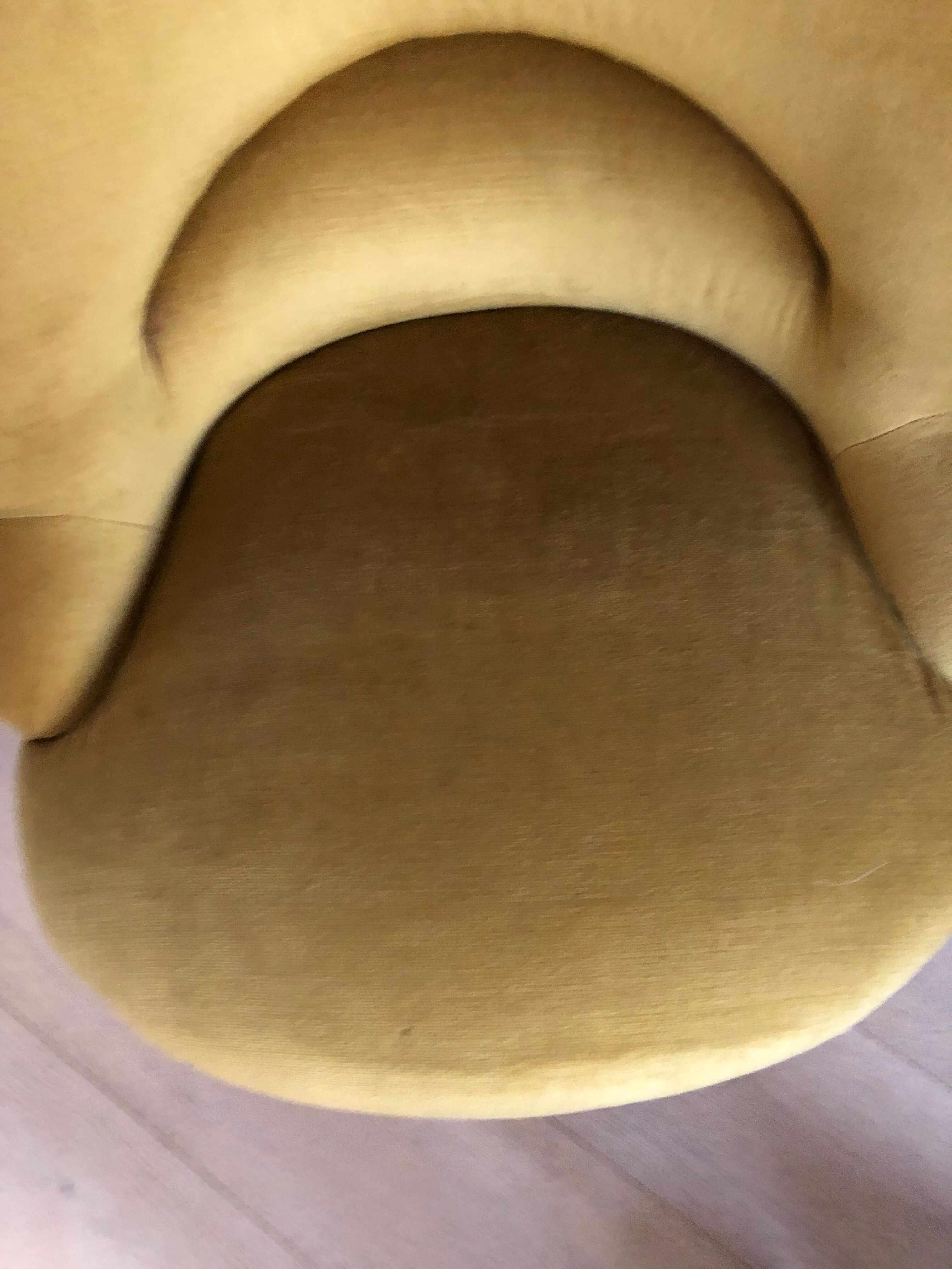 Fauteuil crapaud à franges vintage