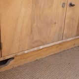 Low glass display cabinet