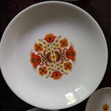 Service d'assiettes et plat en porcelaine, années 70
