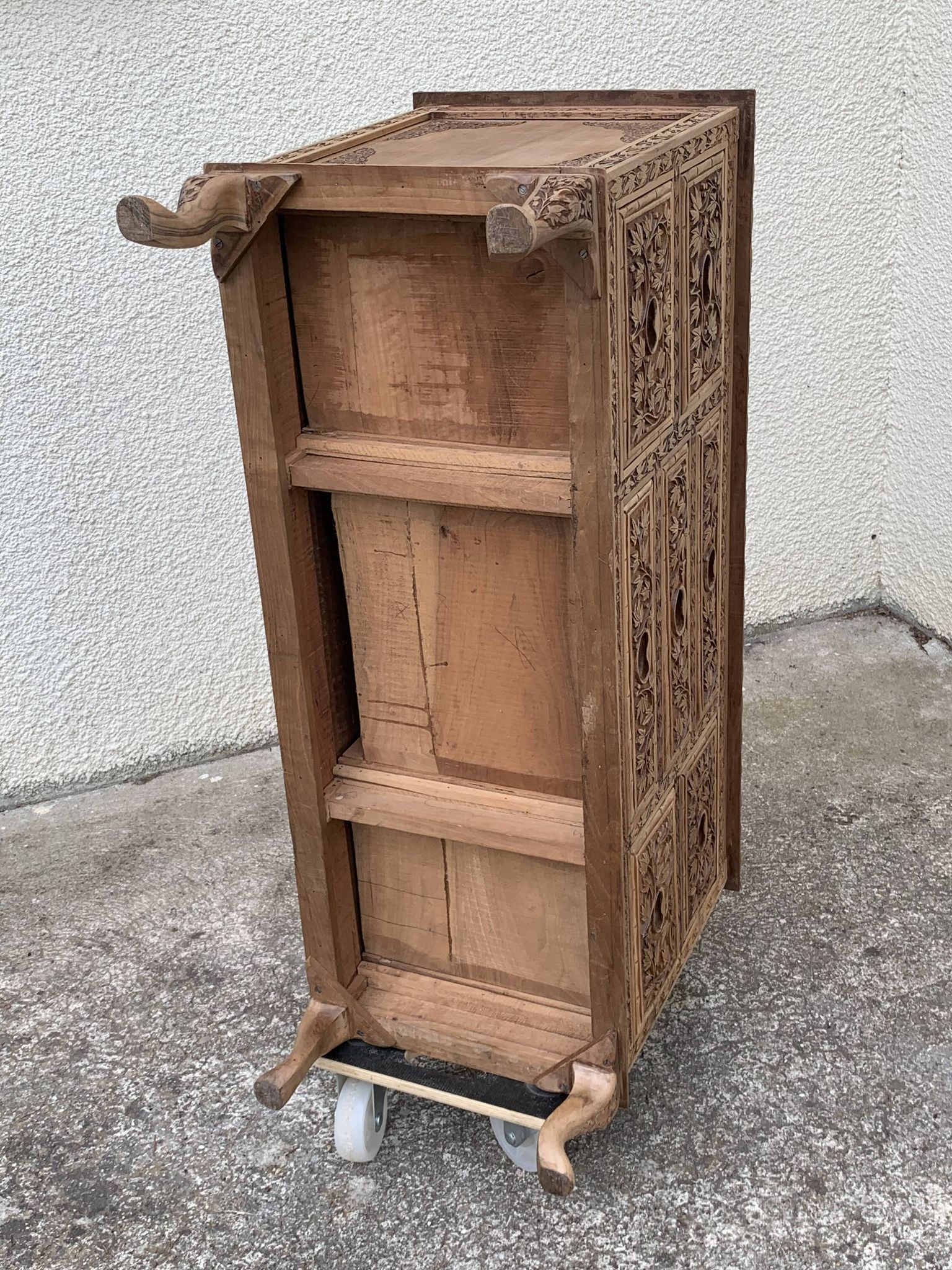 Commode vintage basse Padouk Massif sculpté 1950