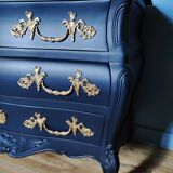 Commode galbée