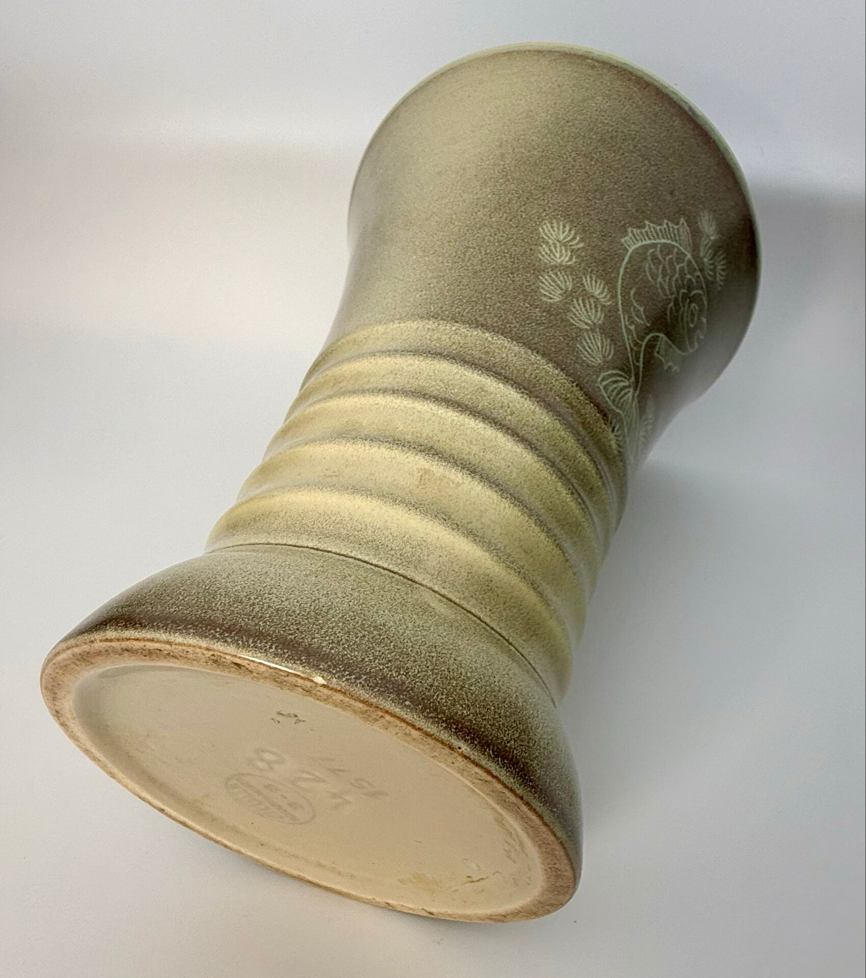 Ziegler vase Schaffhausen – sgraffito fish – Gustav Spörri period