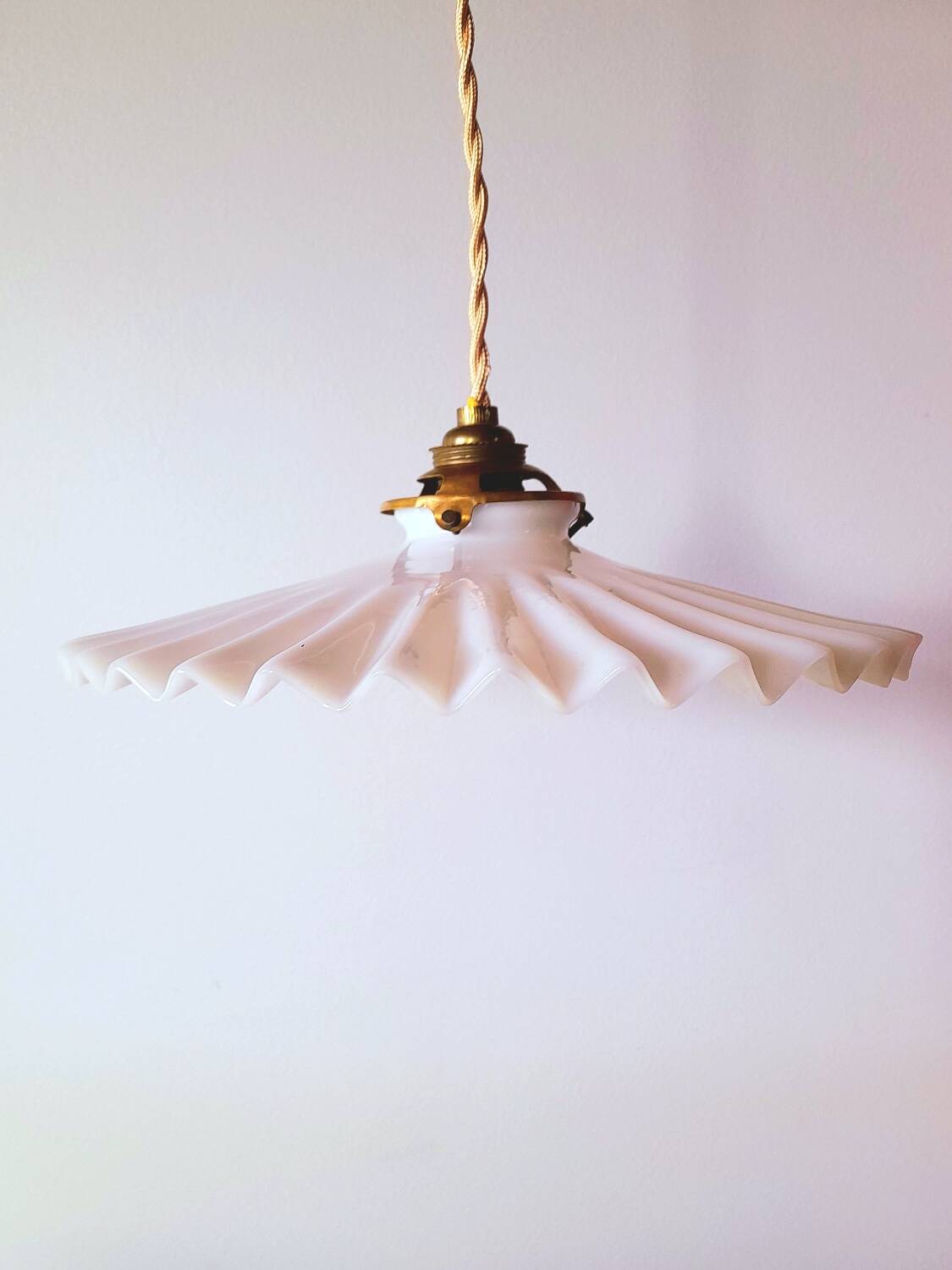 Suspension in pleated opaline 1950