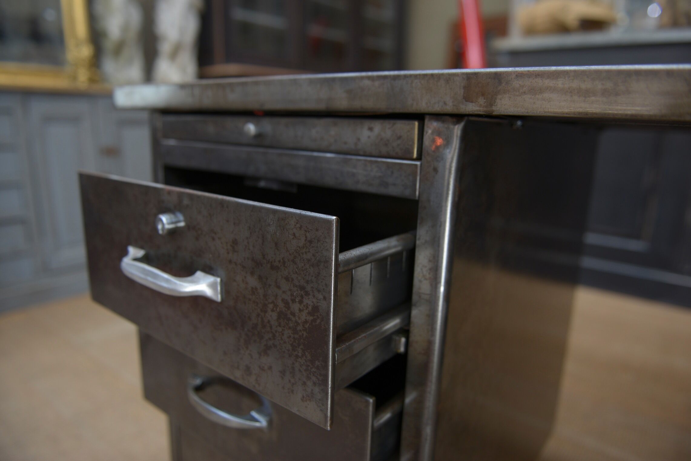 Bureau en métal industriel 1950