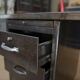 Bureau en métal industriel 1950