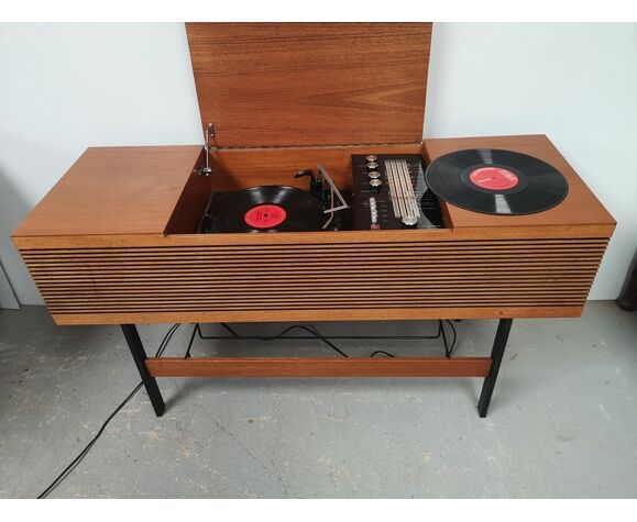 Vinyl turntable stand