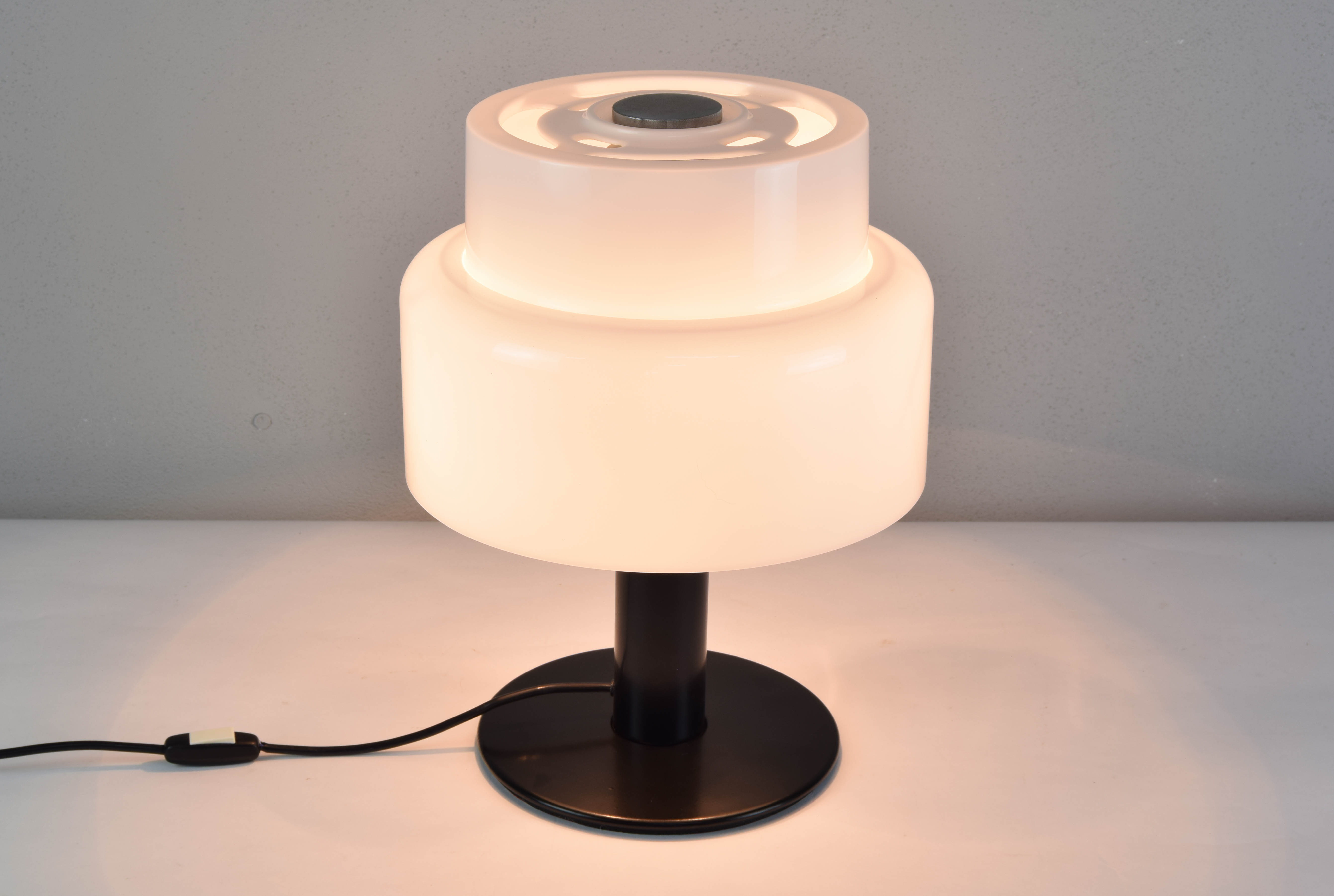Codialpo Mid-Century Modern Black and White Lucite Seta Table Lamp, Spain, 1970