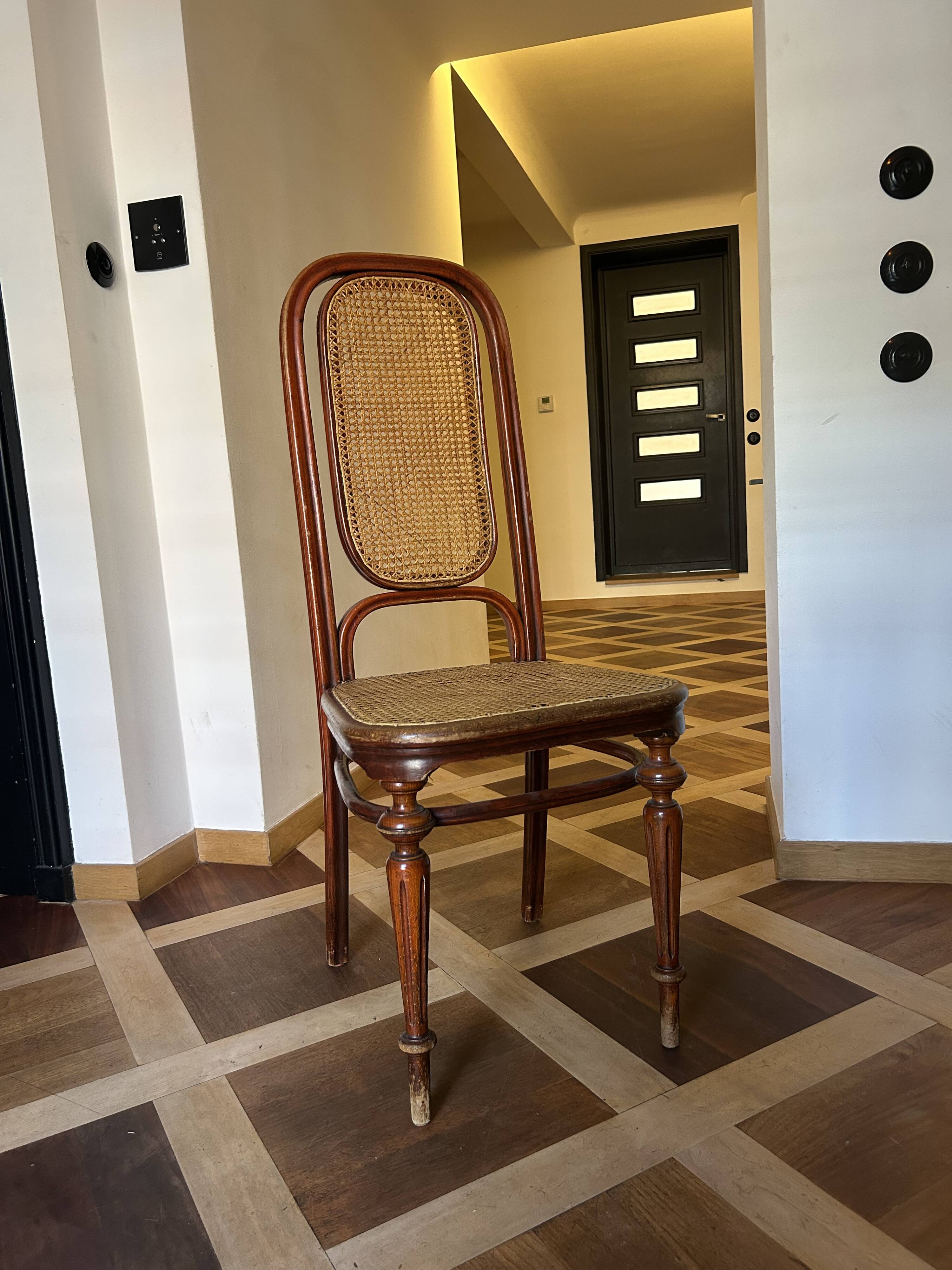 Antique Thonet chair in bent wood and caning - Model no. 32