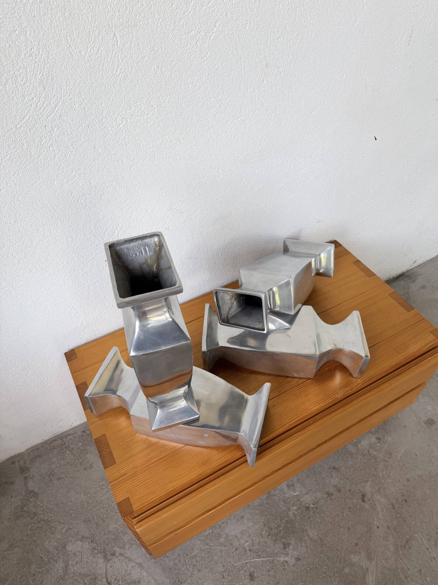 Set 4 vases en fonte d’aluminium