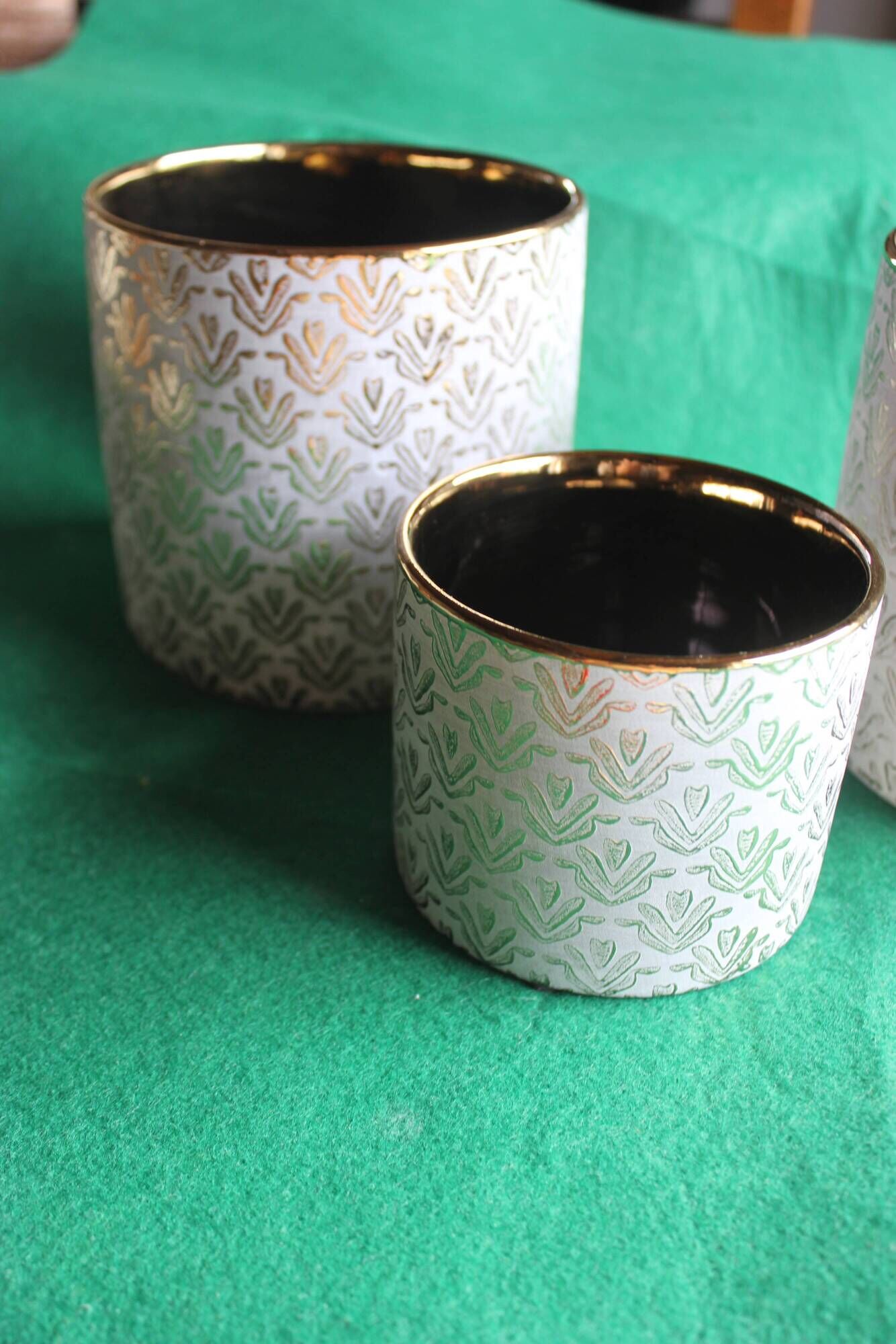 Cache pots