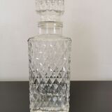 Diamond-shaped whisky decanter