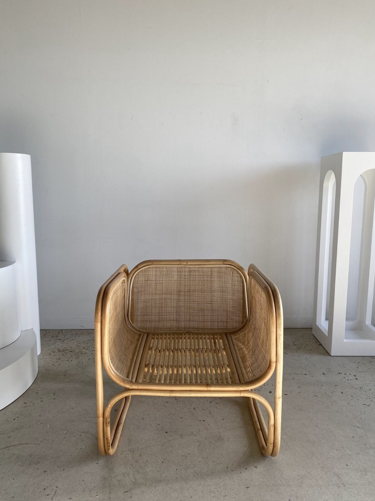 U-shaped armrest rattan armchair, grid canning