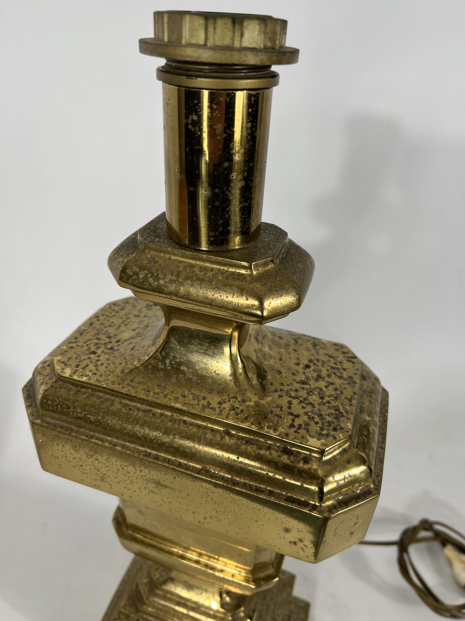 Lampe de table italienne en laiton massif des années 50