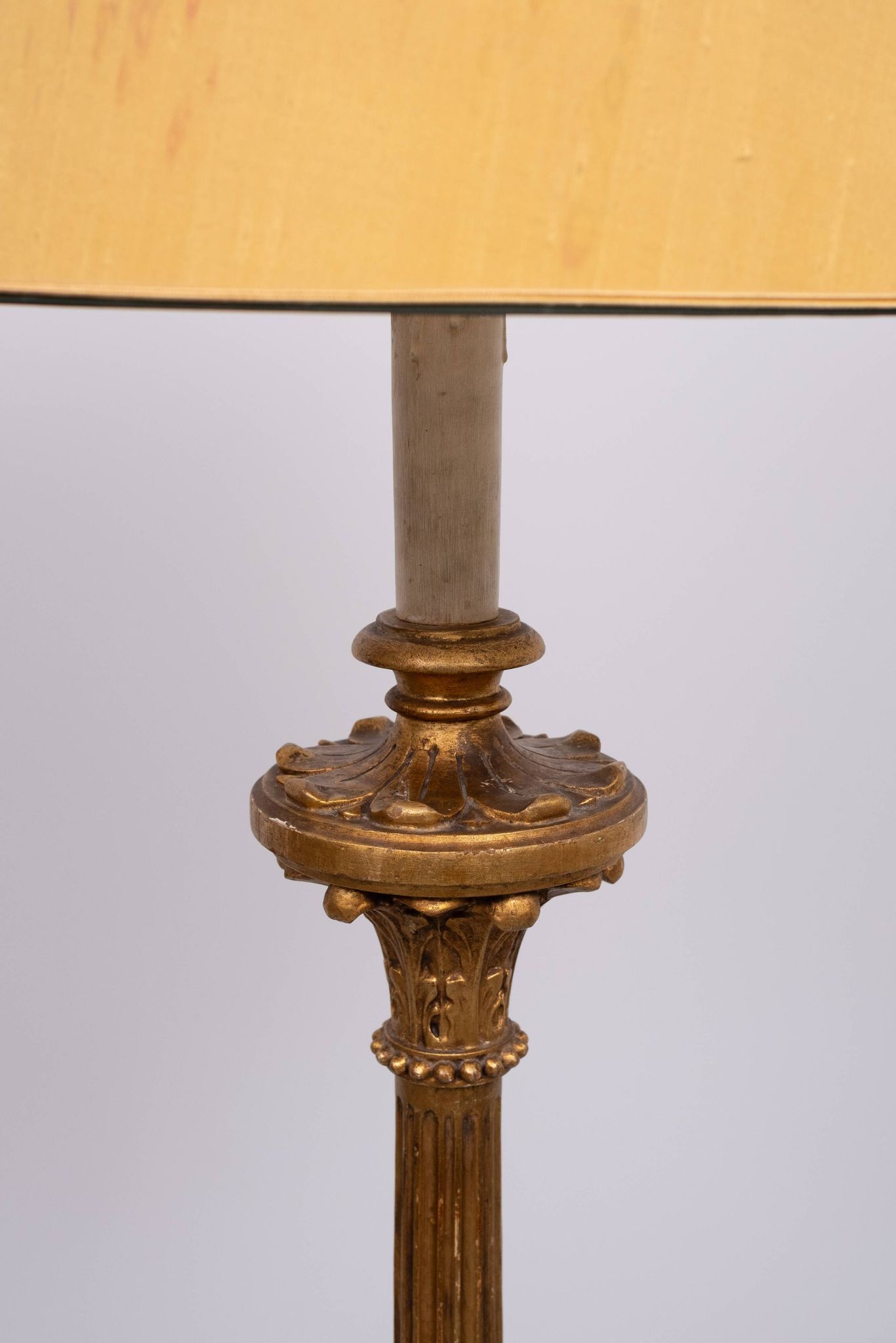 Lampadaire italien rococo en bois doré, années 1950