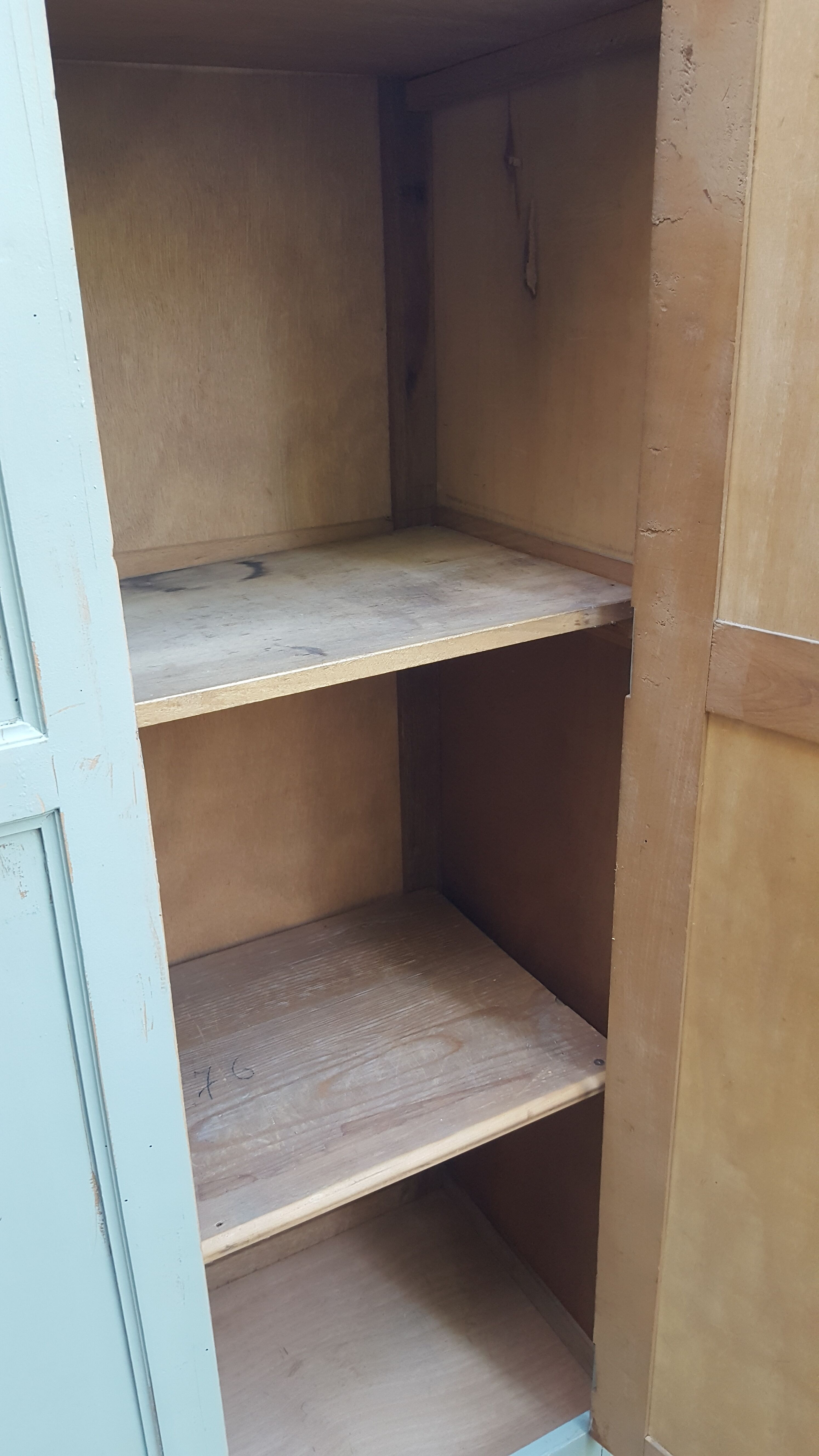 Paris wardrobe patina green guarigue