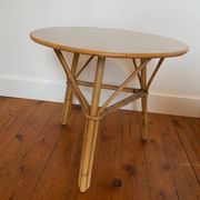 Set of table + children's chair in rattan.