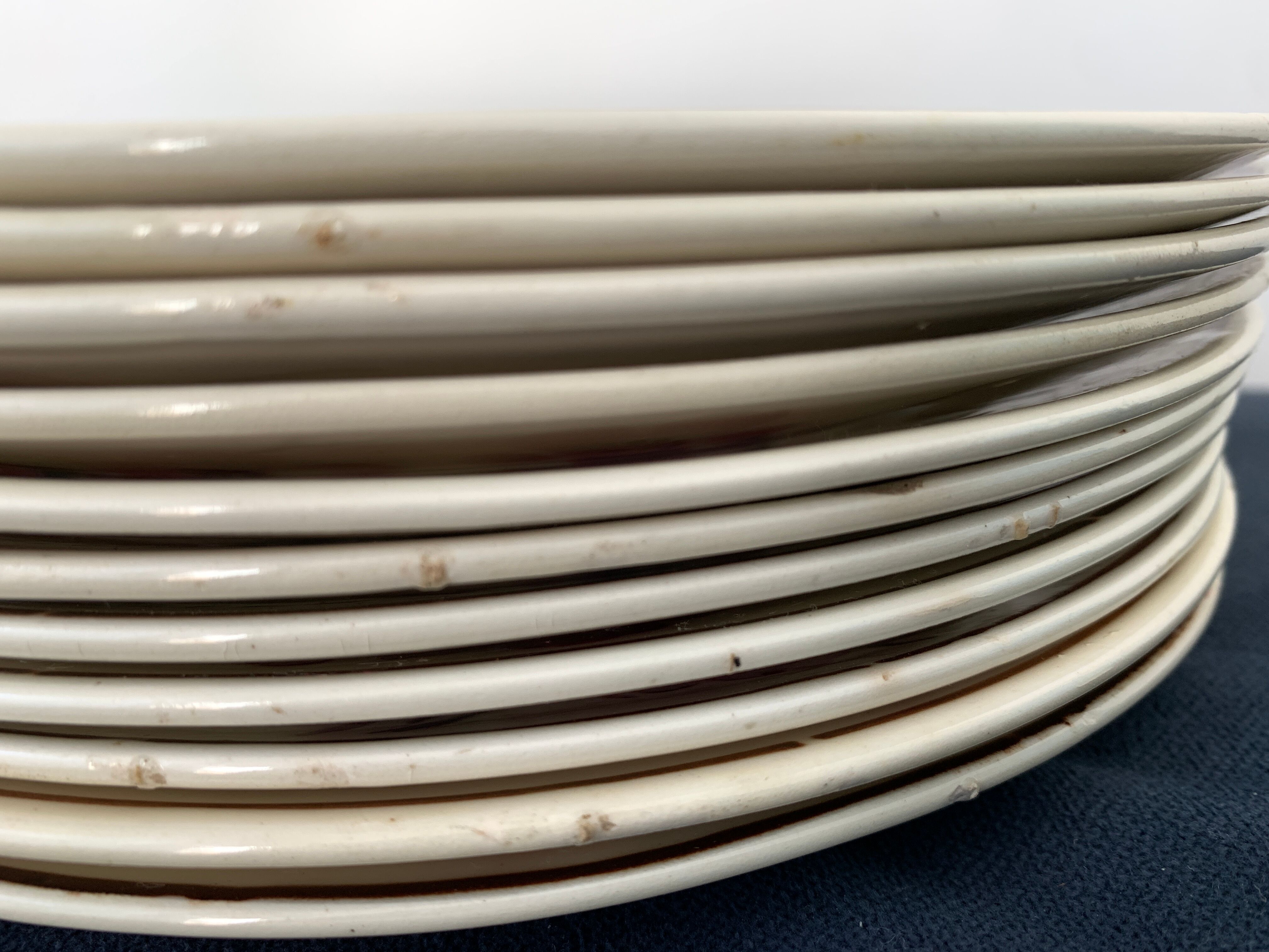 11 dessert plates Saint Amand Terre de Fer, 1930