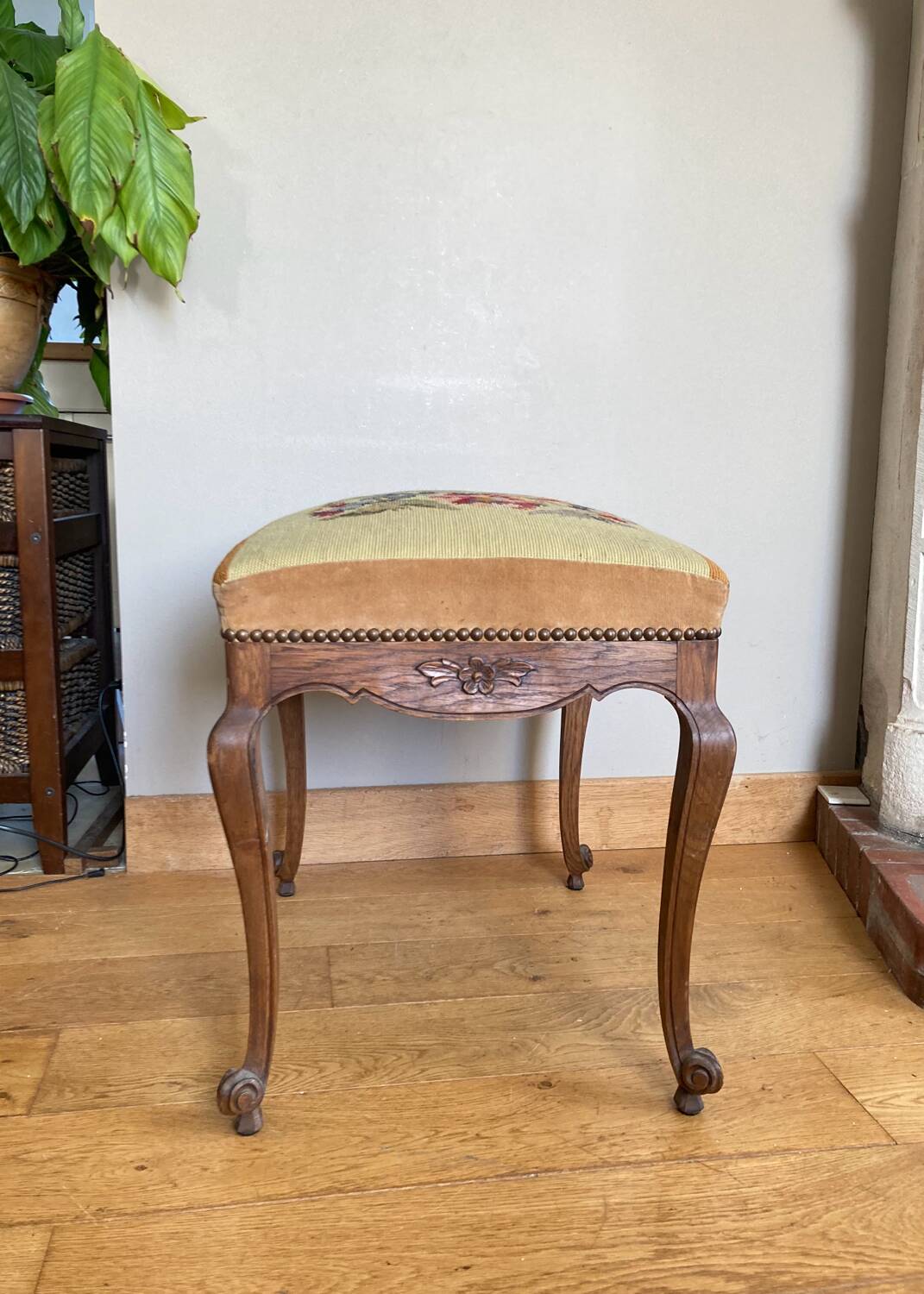 19th century Regency footrest with floral bouquet tapestry made with cross stitch