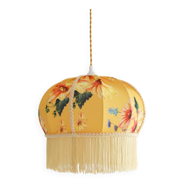 Suspension vintage recyclée — Carcasse ballon et habillage Dahlias jaunes