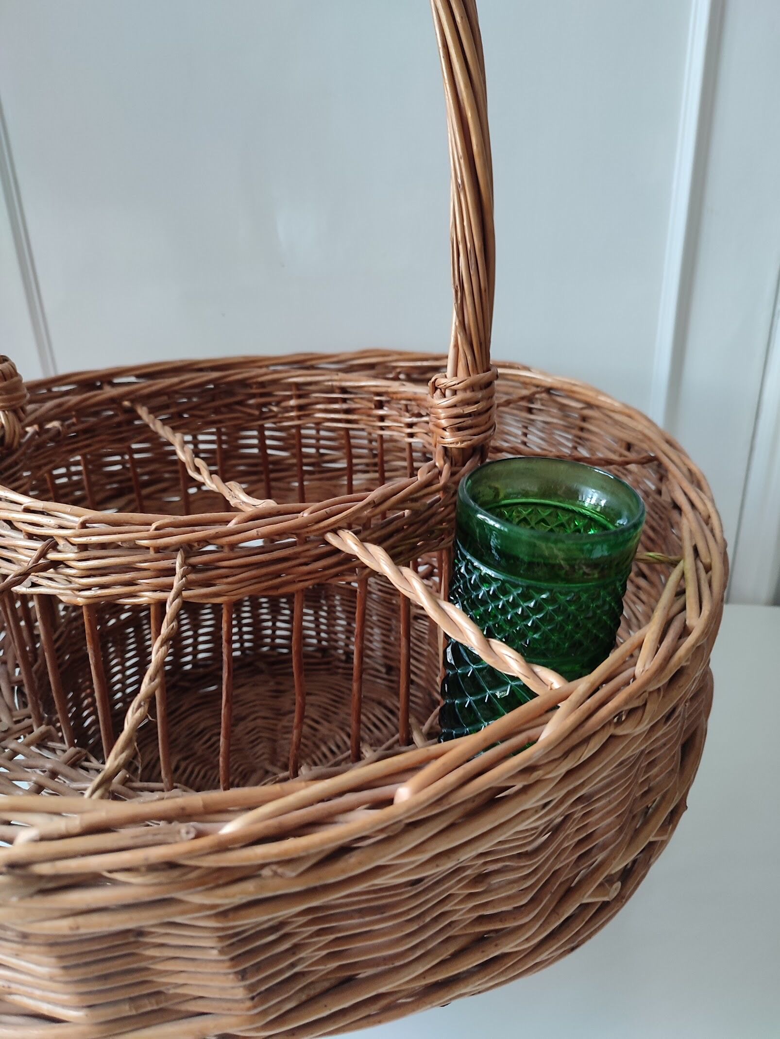 Vintage Wicker Portable Bar