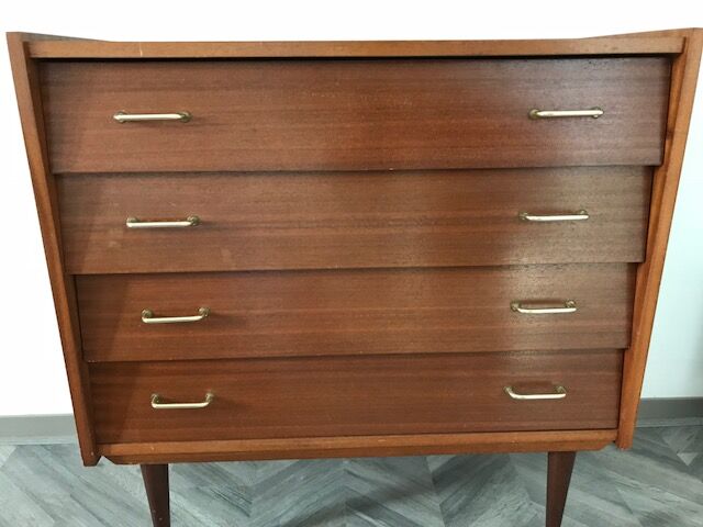 Convenient 50/60 years