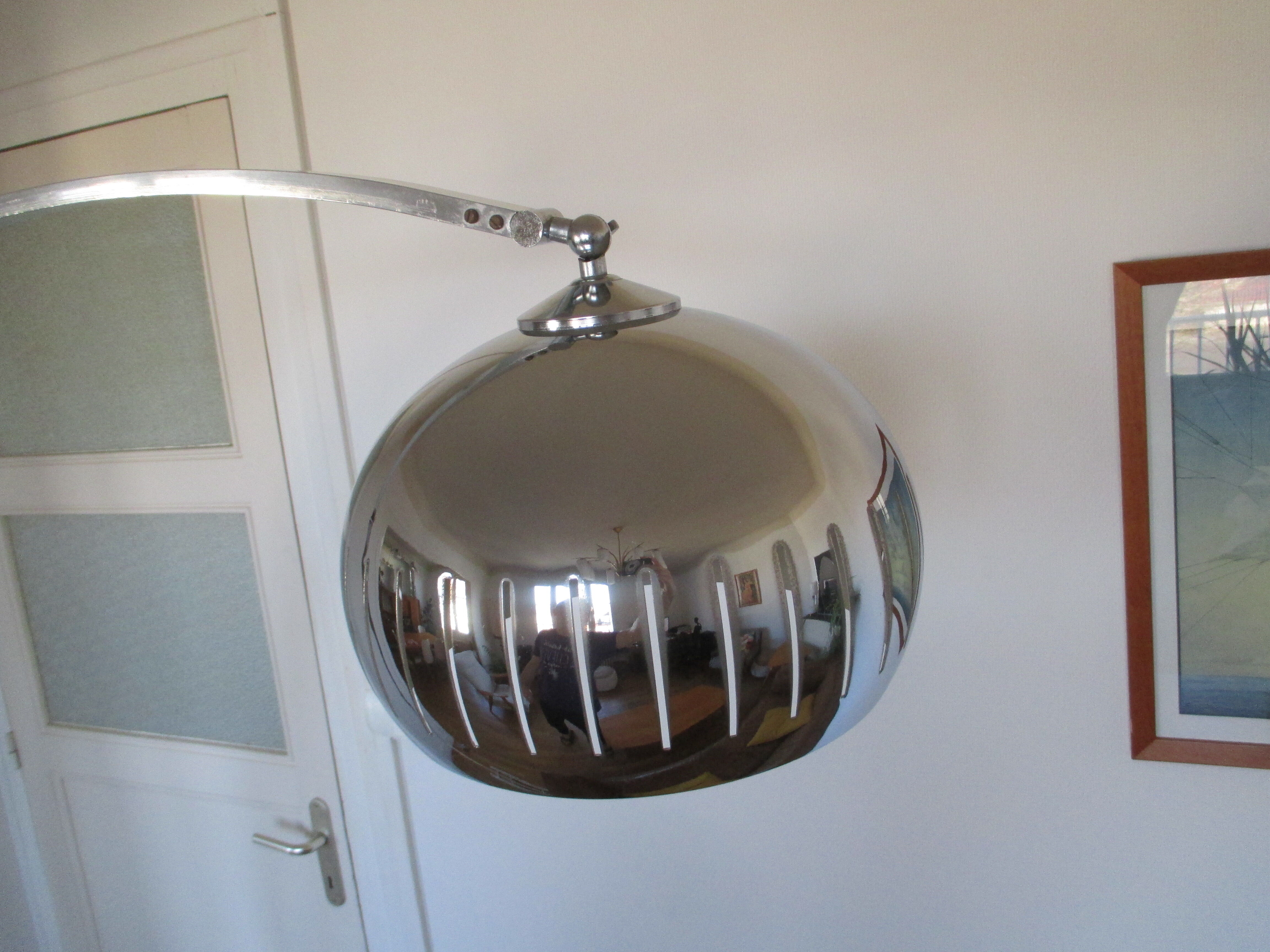 Lampadaire arc Guzzini alu chrome travertin