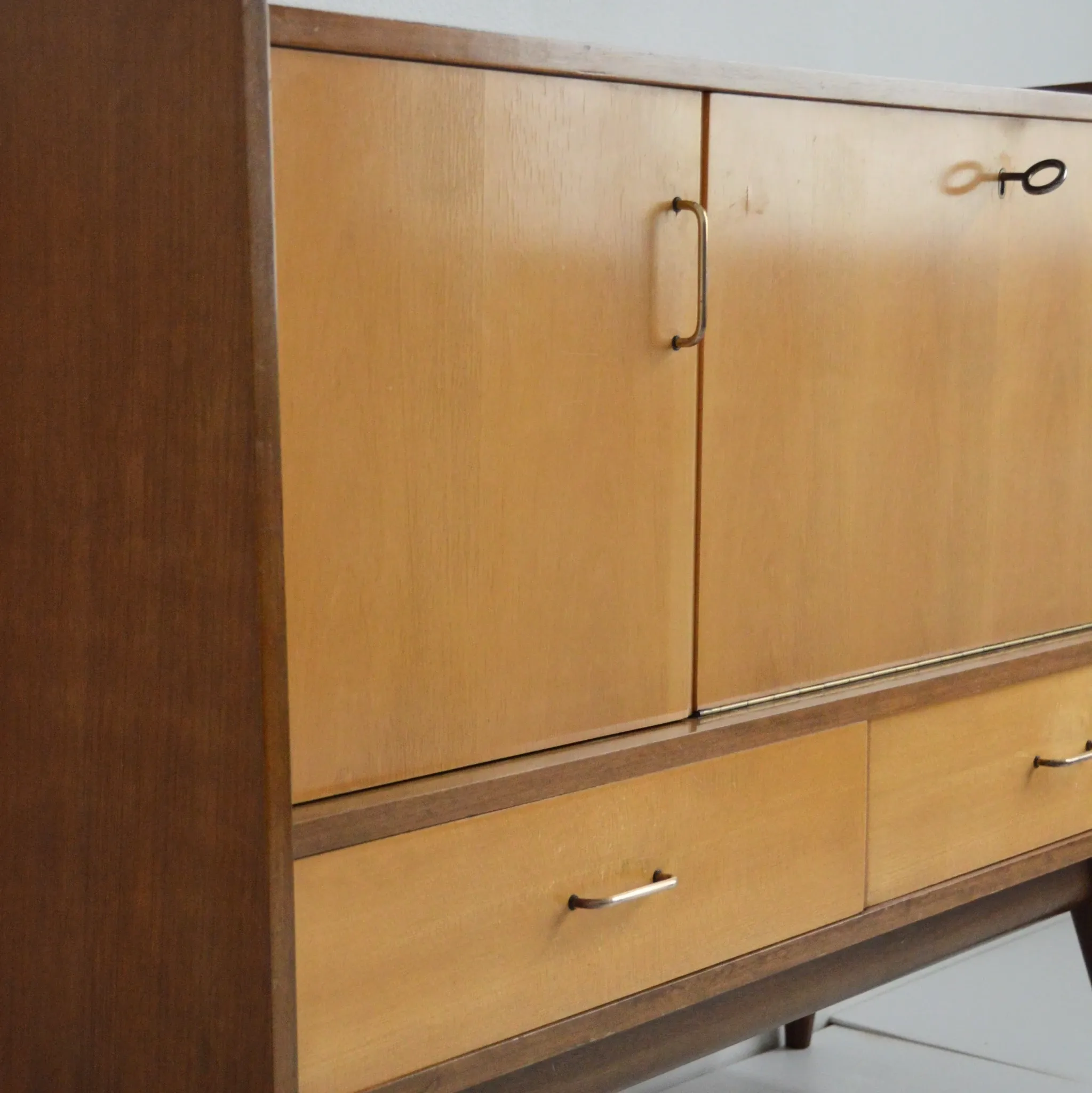 Enfilade / Vintage 1950s bar cabinet with compass legs