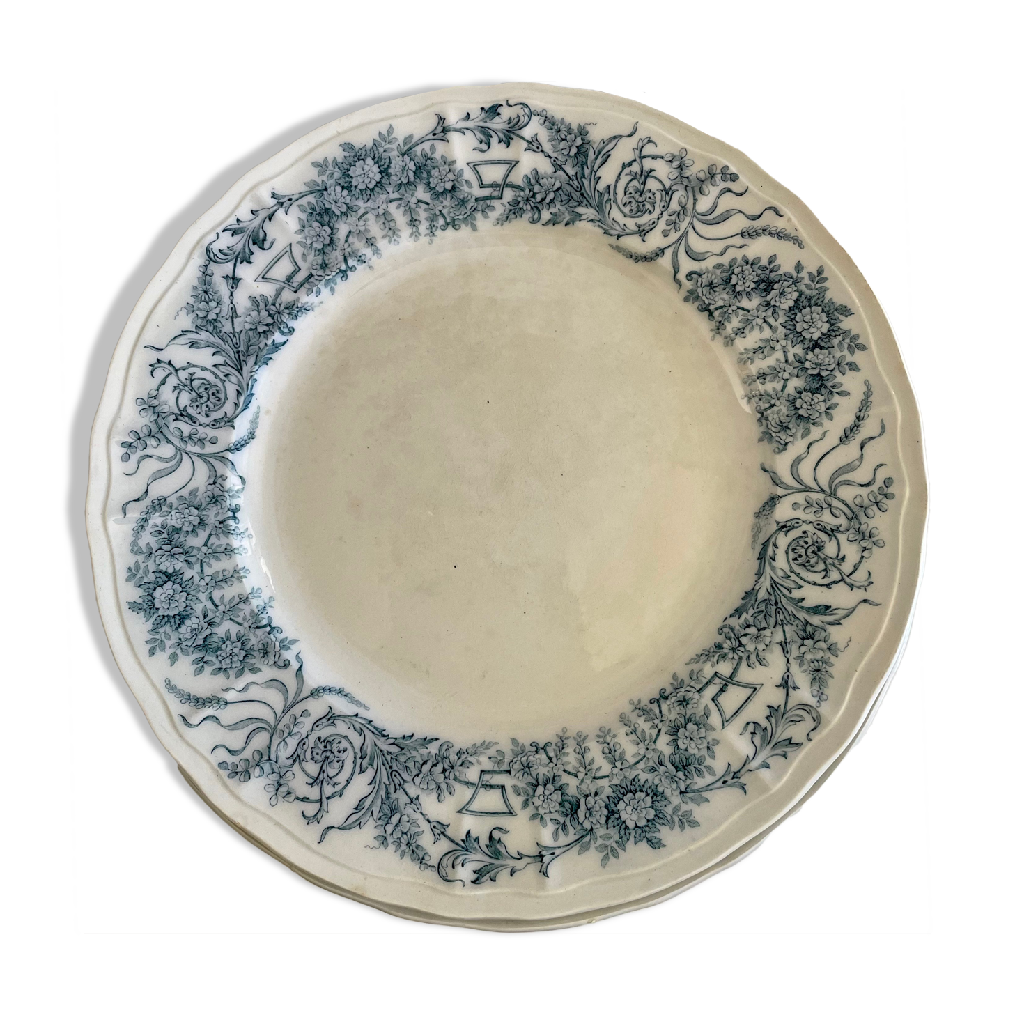 8 St Amand and Hamage iron earth plates