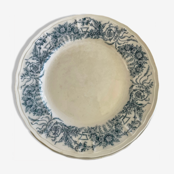 8 assiettes terre de fer St Amand et Hamage