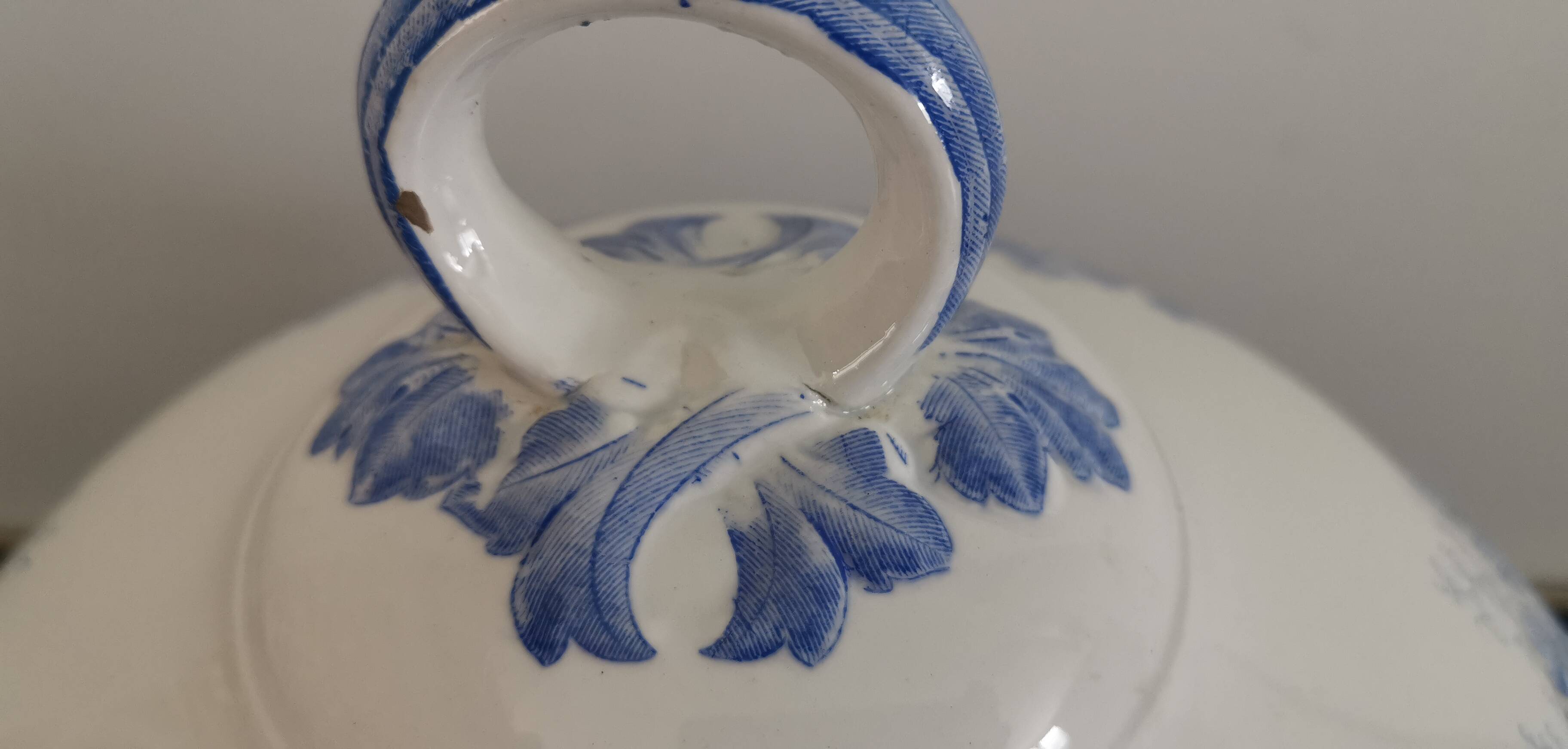 Sarreguemines U & C iron clay soup tureen "Jardinière" model