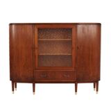 Buffet haut en noyer, design danois, années 1960, production : Danemark