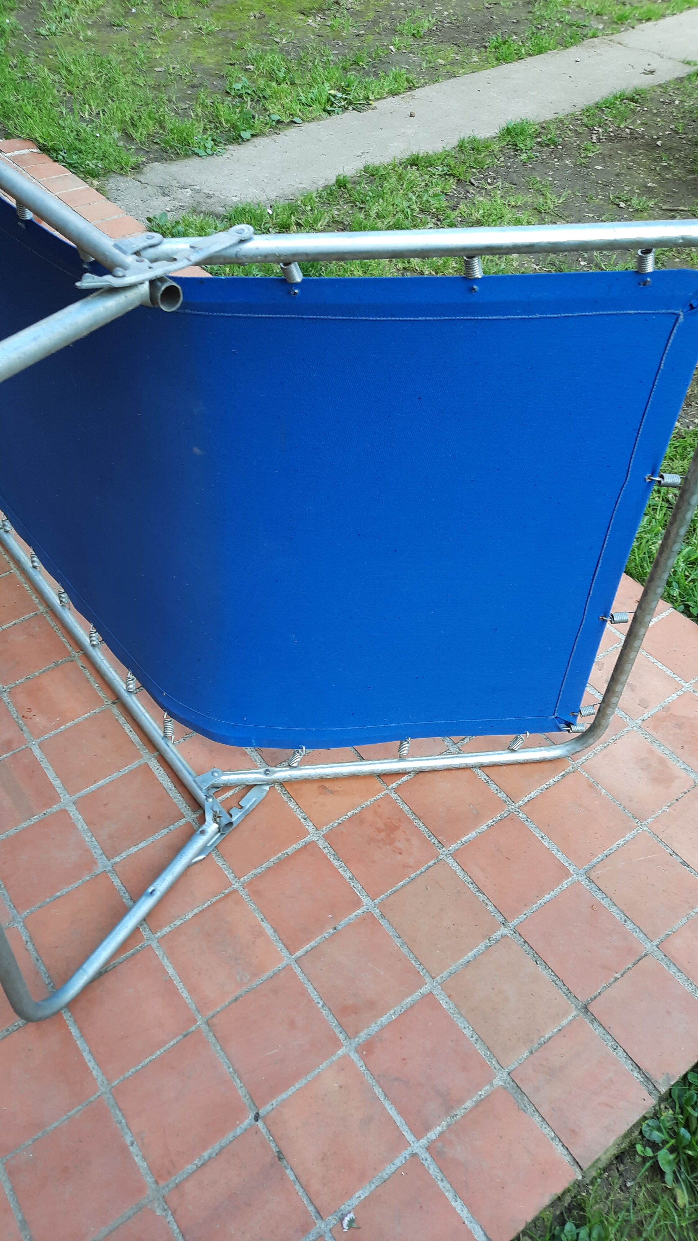 Folding sunbed deckchair