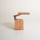 Table d'appoint "Chopping Block with Axe" par Raphael Springmann