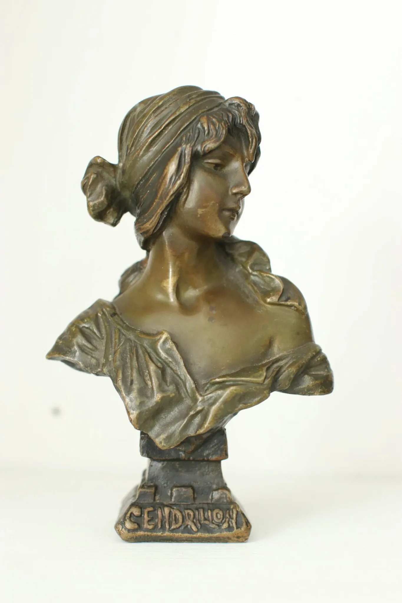 French Art Nouveau bronze bust 'Cendrillon' by E. Villanis – circa 1900