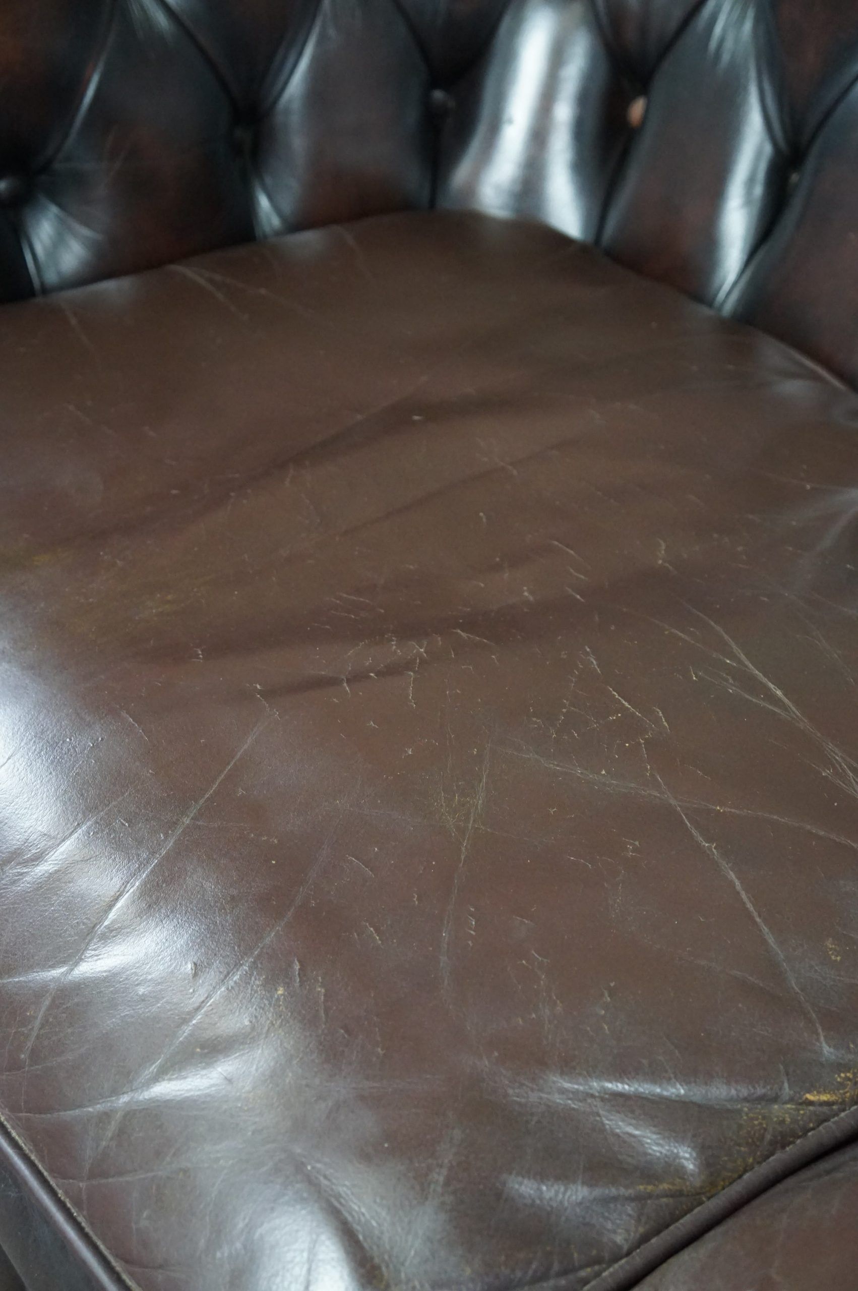 Handmade English cowhide leather Chesterfield sofa
