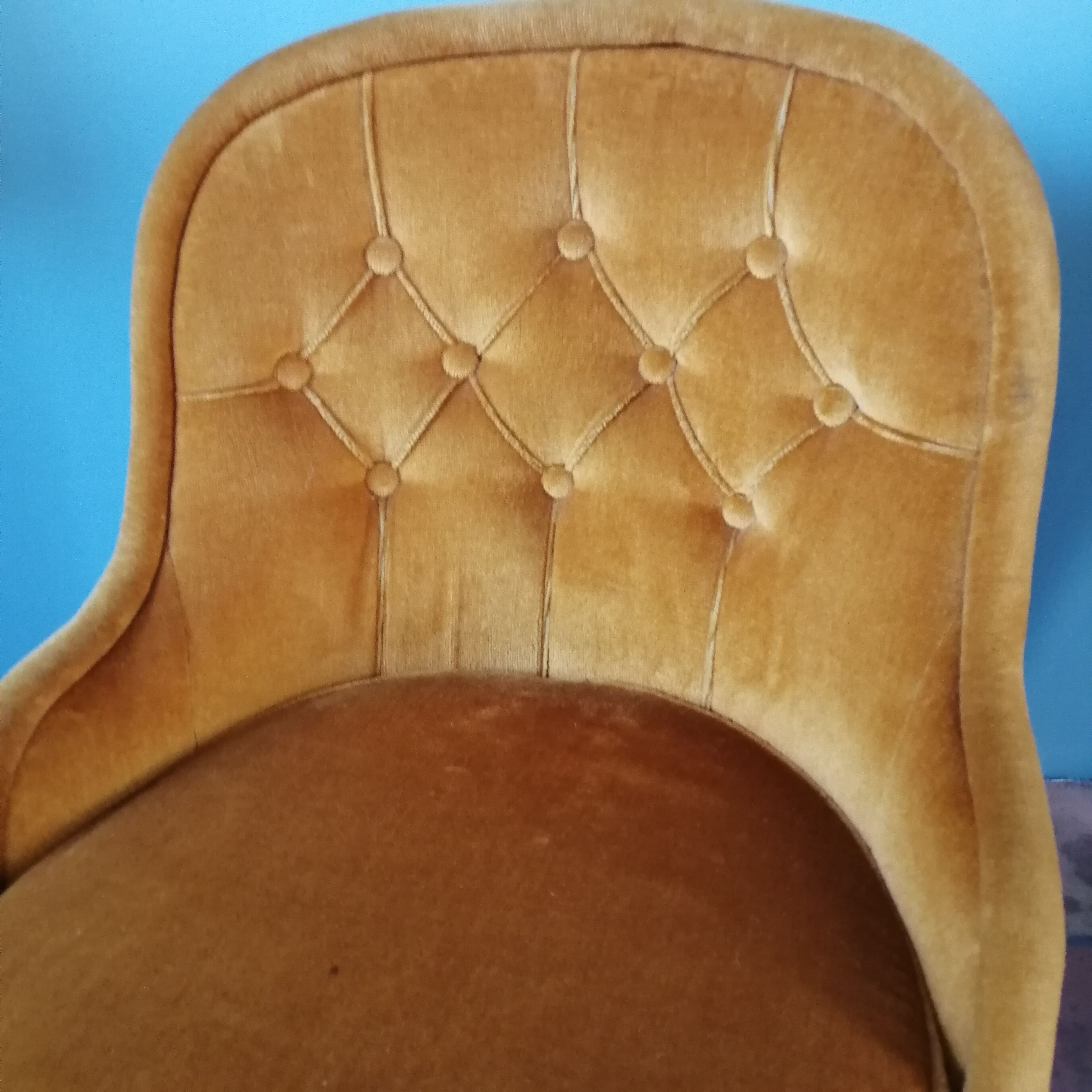 Pair of toad armchairs chest 80s