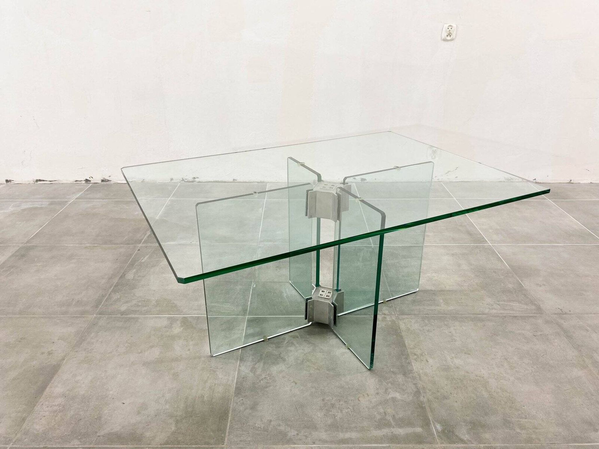 Table basse en verre vintage attribuée à Peter Ghyczy, années 1970
