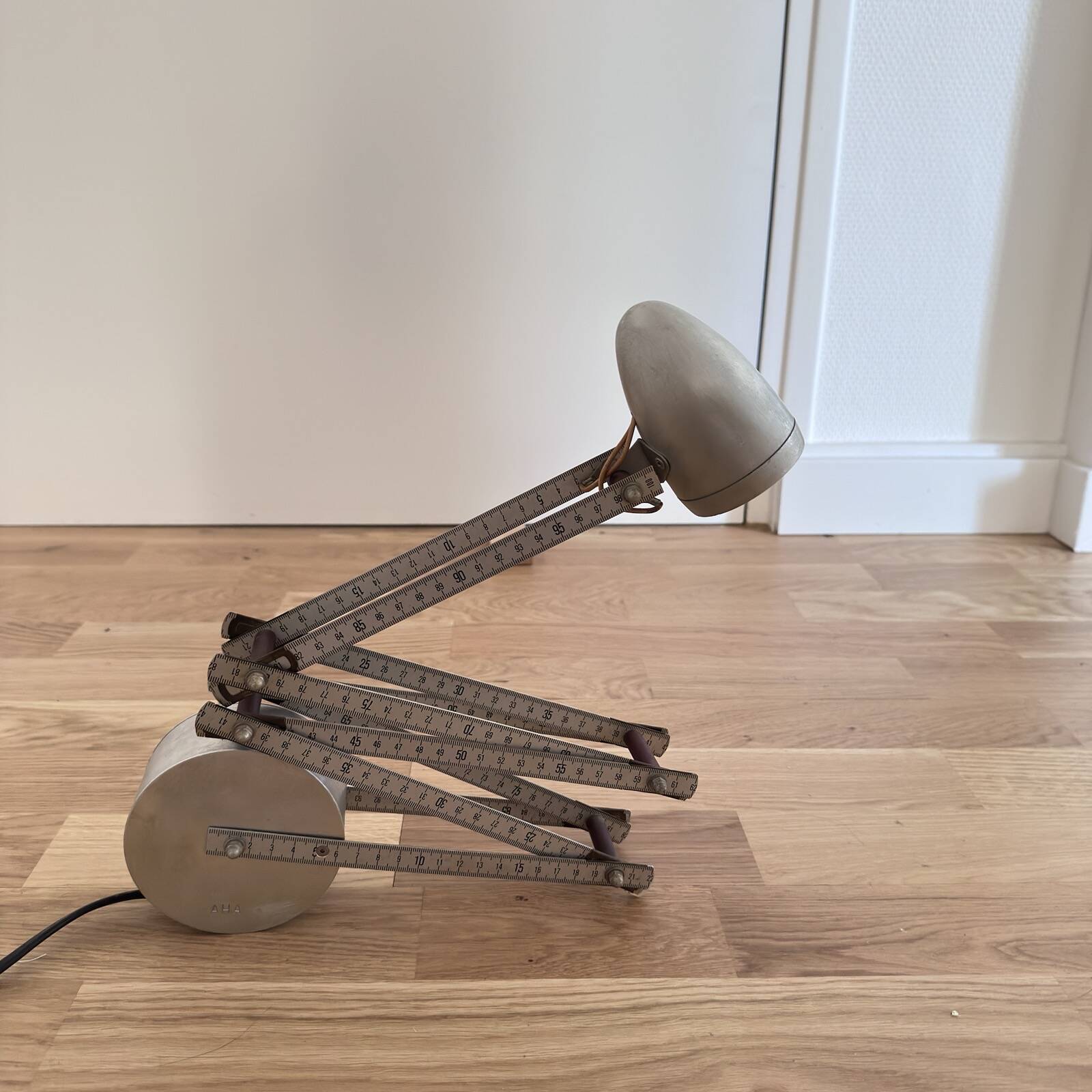 Aha desk lamp by DEMETER